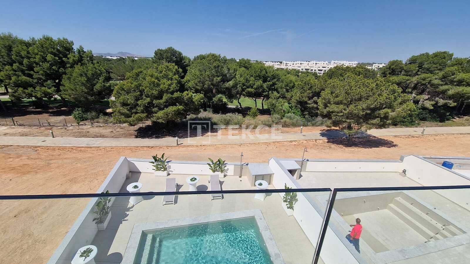 3 bedroom Villa for sale in Pinar de Campoverde with pool - € 475,000 (Ref: 9254516)