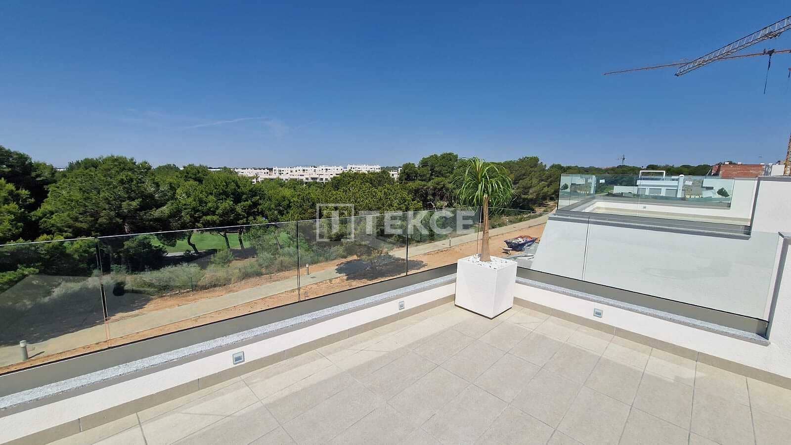 3 bedroom Villa for sale in Pinar de Campoverde with pool - € 475,000 (Ref: 9254516)