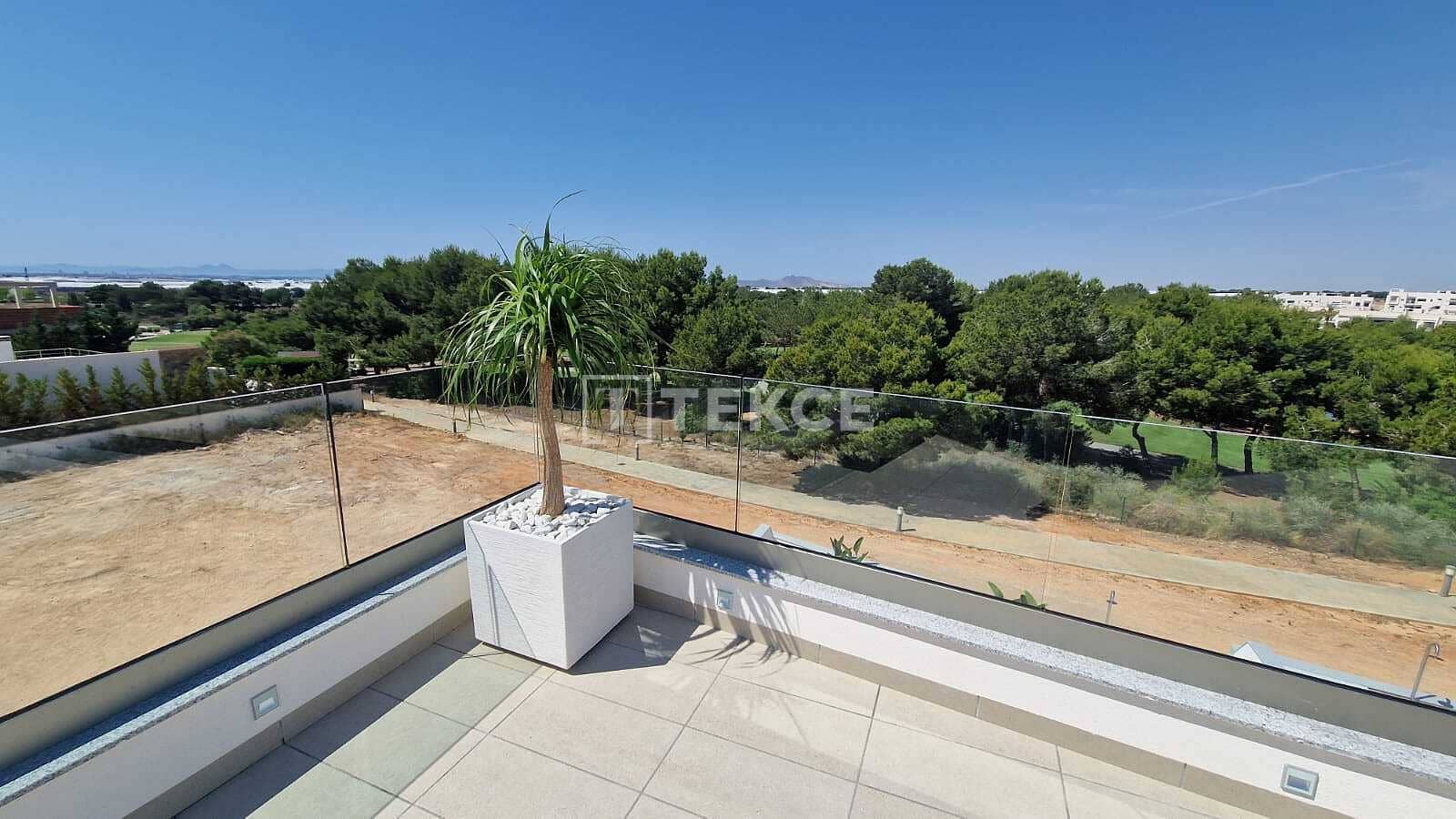 3 bedroom Villa for sale in Pinar de Campoverde with pool - € 475,000 (Ref: 9254516)