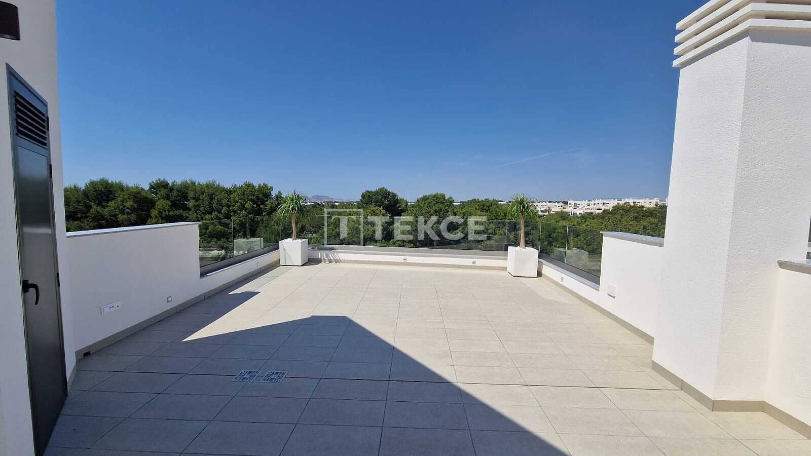 3 bedroom Villa for sale in Pinar de Campoverde with pool - € 475,000 (Ref: 9254516)