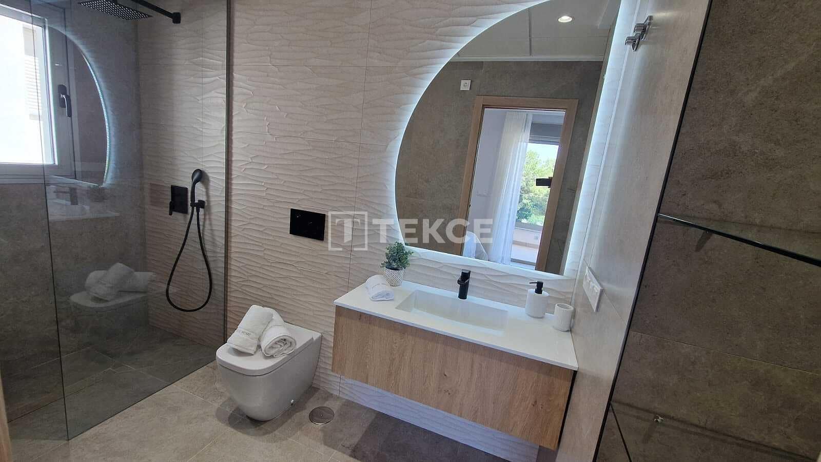 3 bedroom Villa for sale in Pinar de Campoverde with pool - € 475,000 (Ref: 9254516)