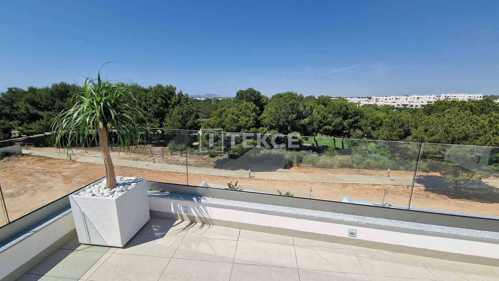 3 bedroom Villa for sale in Pinar de Campoverde with pool - € 475,000 (Ref: 9254516)