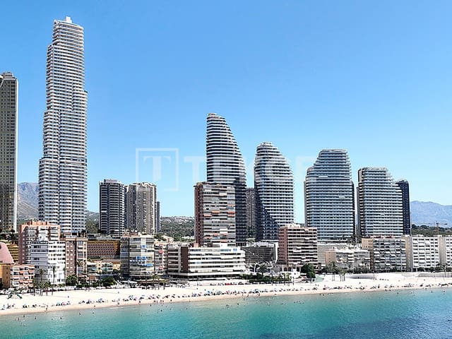 4 sypialnia Mieszkanie na sprzedaż w Benidorm z basenem - 1 985 000 € (Ref: 9262089)
