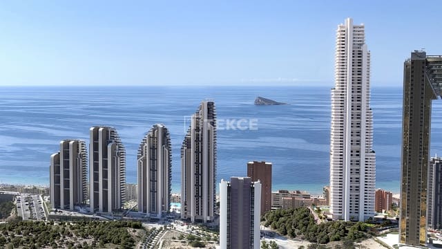 4 sypialnia Mieszkanie na sprzedaż w Benidorm z basenem - 1 985 000 € (Ref: 9262089)