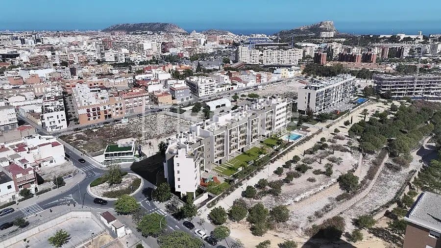 2 sovrum Lägenhet till salu i Alicante stad med pool - 256 000 € (Ref: 9290007)