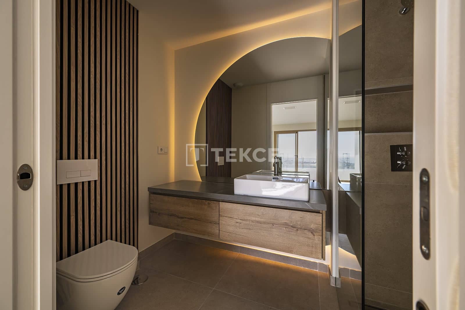 2 bedroom Flat for sale in La Cala de Mijas with pool - € 815,000 (Ref: 9312180)