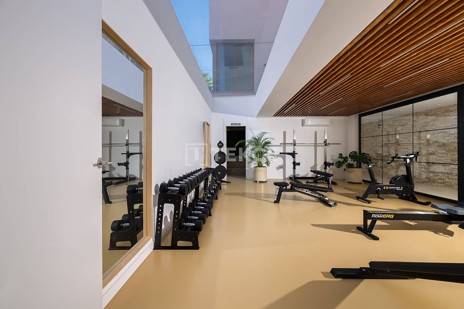 2 bedroom Flat for sale in La Cala de Mijas with pool - € 915,000 (Ref: 9312181)