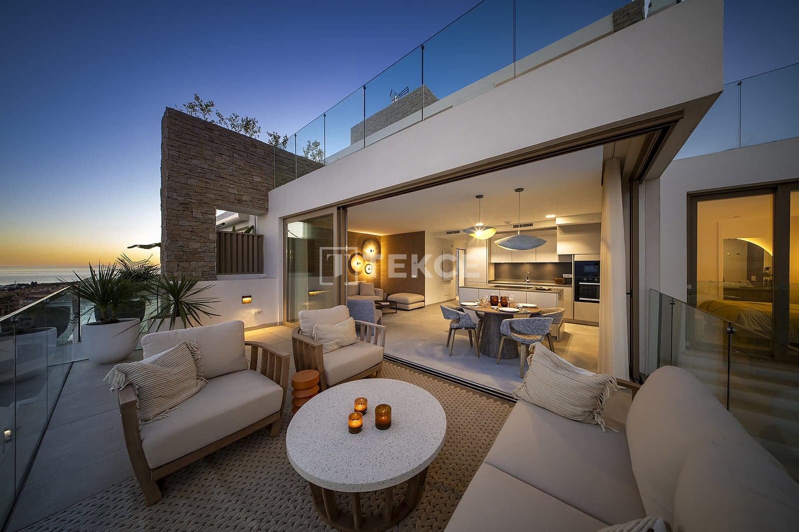 2 bedroom Flat for sale in La Cala de Mijas with pool - € 915,000 (Ref: 9312181)