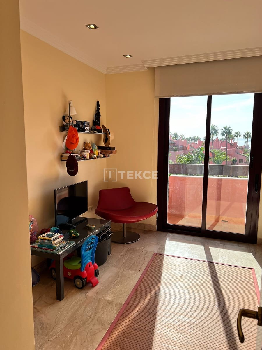 3 chambre Appartement à vendre à Estepona avec piscine - 1 170 000 € (Ref: 9344134)