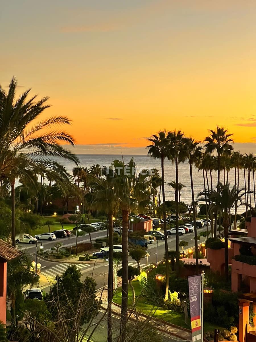 3 chambre Appartement à vendre à Estepona avec piscine - 1 170 000 € (Ref: 9344134)