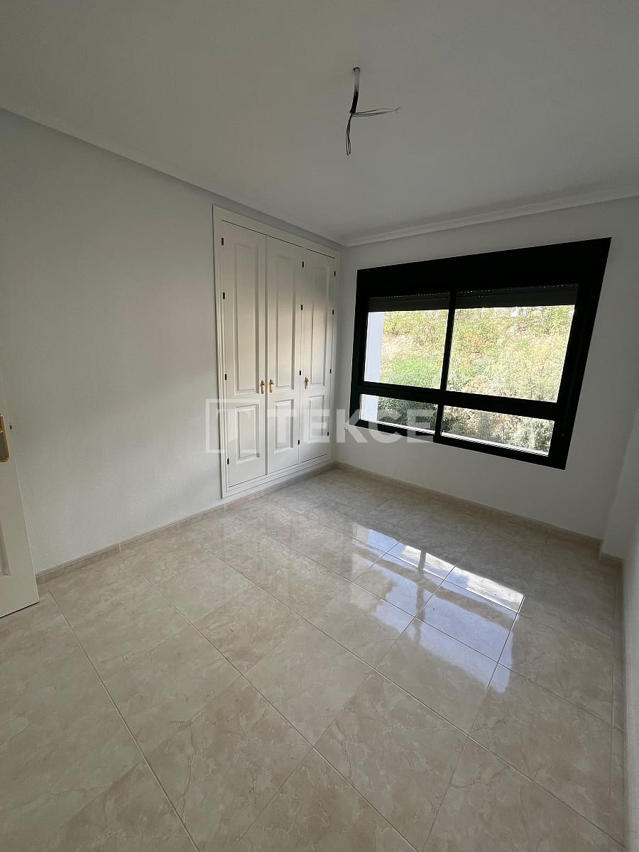 2 bedroom Flat for sale in Dehesa de Campoamor with pool - € 213,000 (Ref: 9344148)