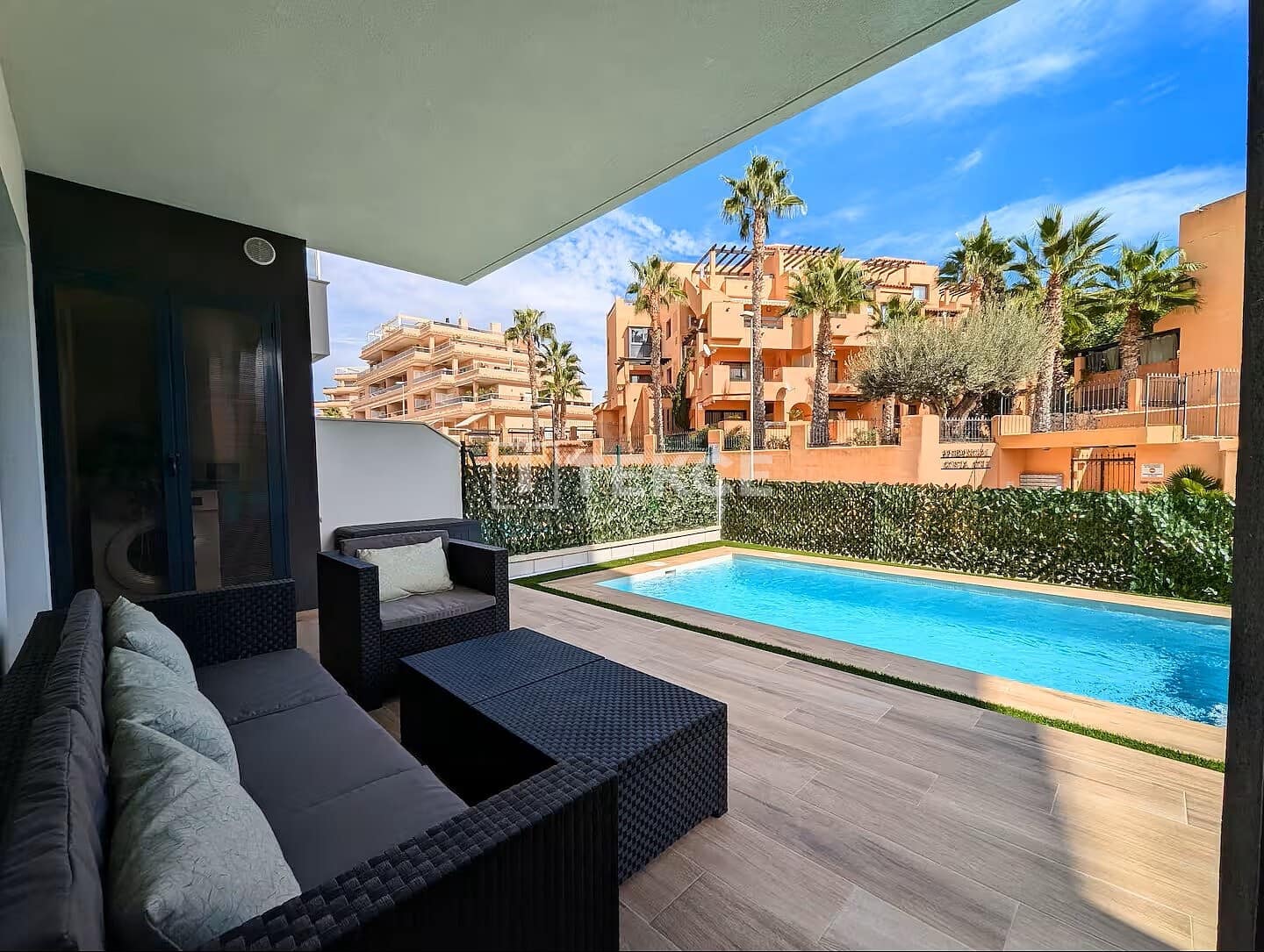 2 bedroom Flat for sale in Villamartin with pool - € 320,000 (Ref: 9395480)