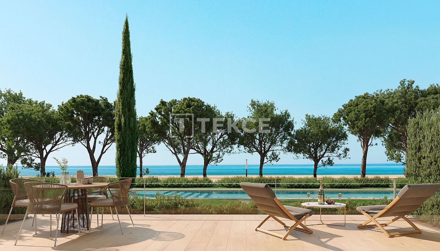 2 bedroom Flat for sale in Platja d'Aro with pool - € 870,000 (Ref: 9395481)