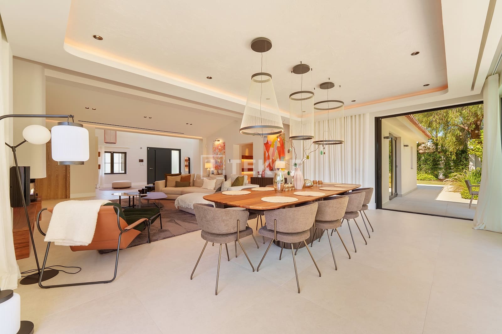 5 slaapkamer Villa te koop in Nueva Andalucia met zwembad - € 6.500.000 (Ref: 9426661)