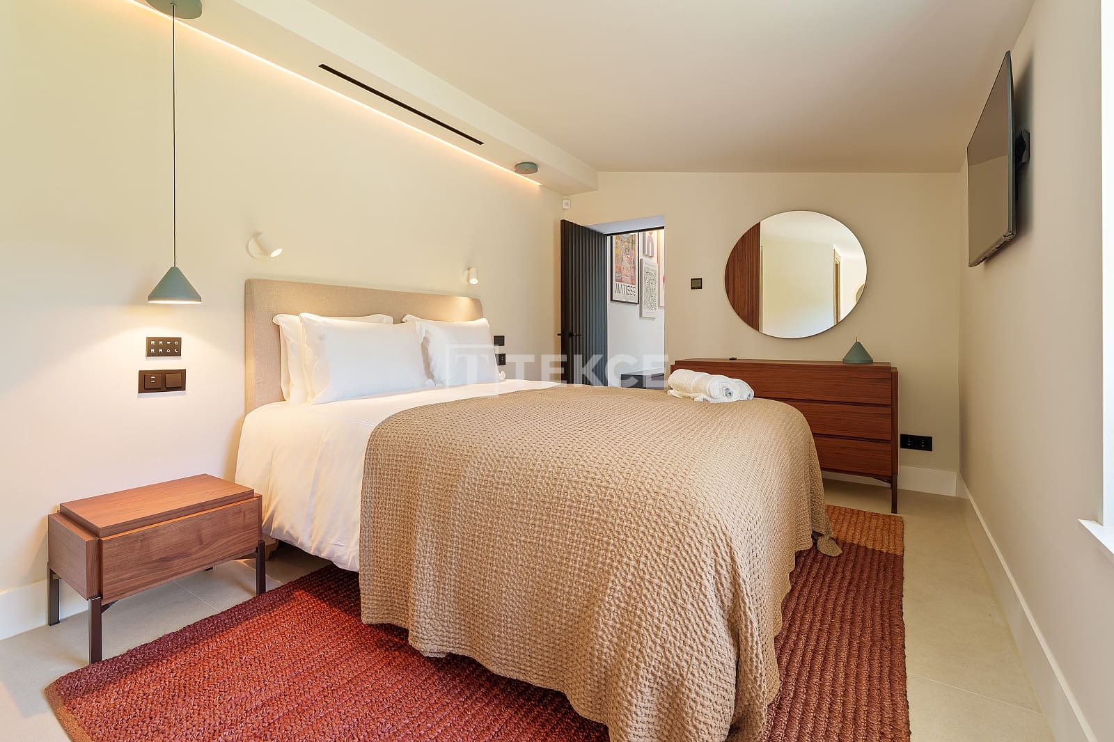 5 slaapkamer Villa te koop in Nueva Andalucia met zwembad - € 6.500.000 (Ref: 9426661)