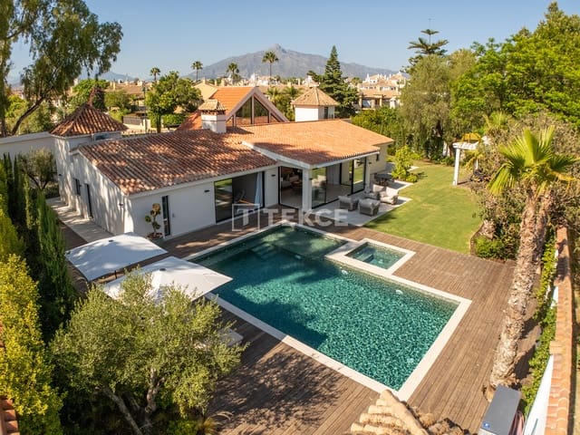 5 slaapkamer Villa te koop in Nueva Andalucia, Marbella met zwembad - € 6.500.000 (Ref: 9426661)