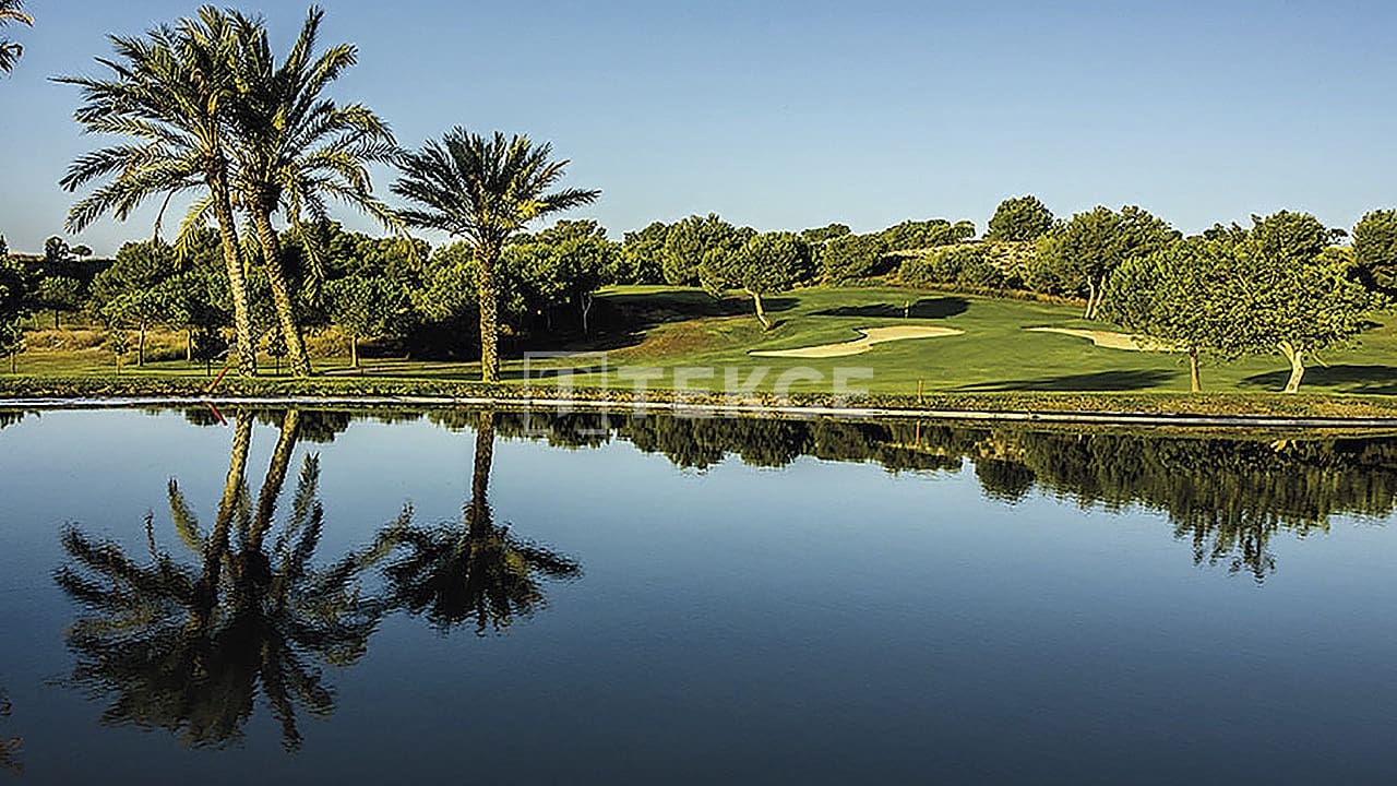 2 slaapkamer Flat te koop in Monforte del Cid met zwembad - € 240.000 (Ref: 9471792)