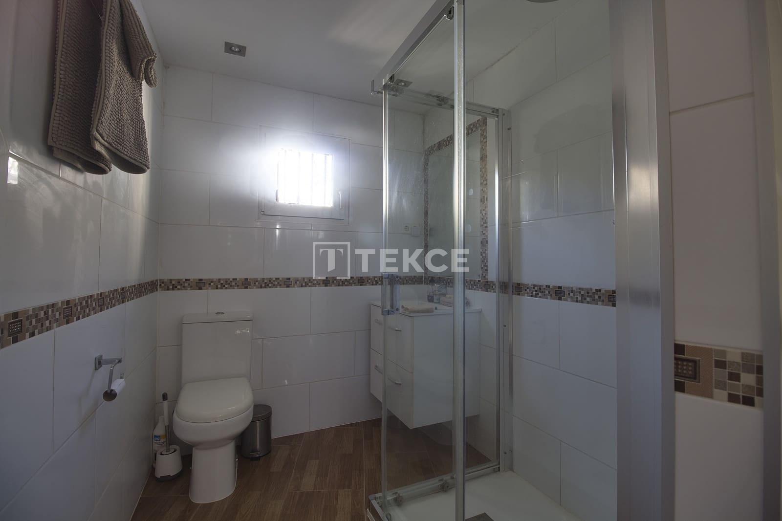 3 bedroom Villa for sale in Benalmadena with pool - € 670,000 (Ref: 9500916)