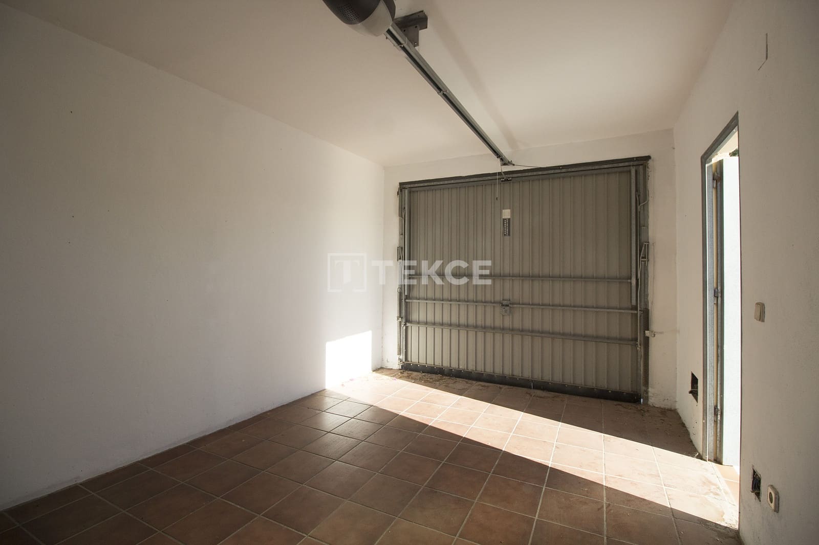 3 bedroom Villa for sale in Benalmadena with pool - € 670,000 (Ref: 9500916)