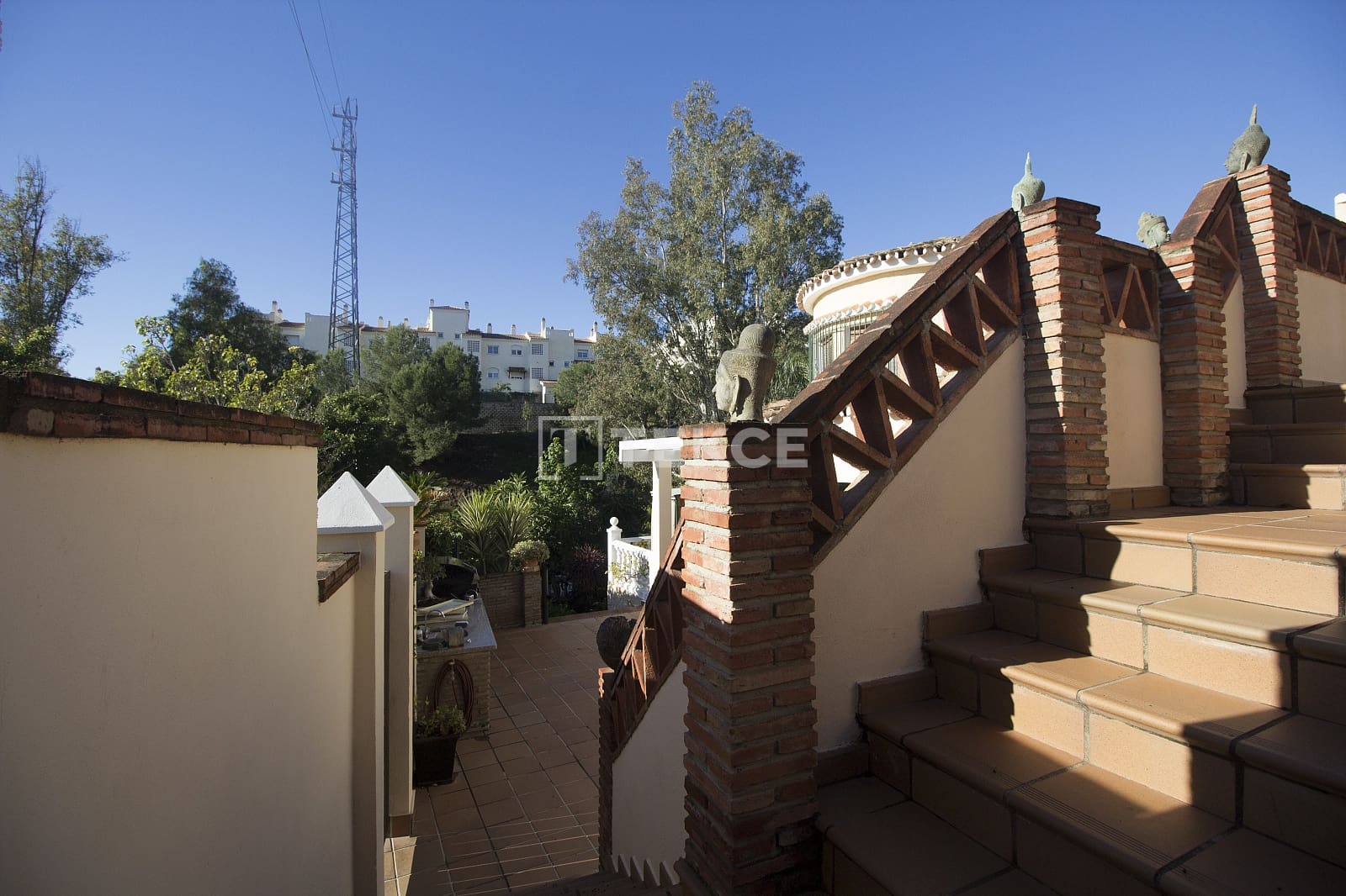 3 bedroom Villa for sale in Benalmadena with pool - € 670,000 (Ref: 9500916)