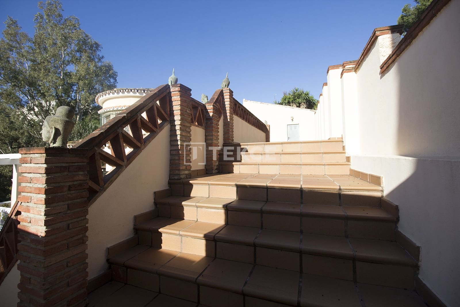 3 bedroom Villa for sale in Benalmadena with pool - € 670,000 (Ref: 9500916)