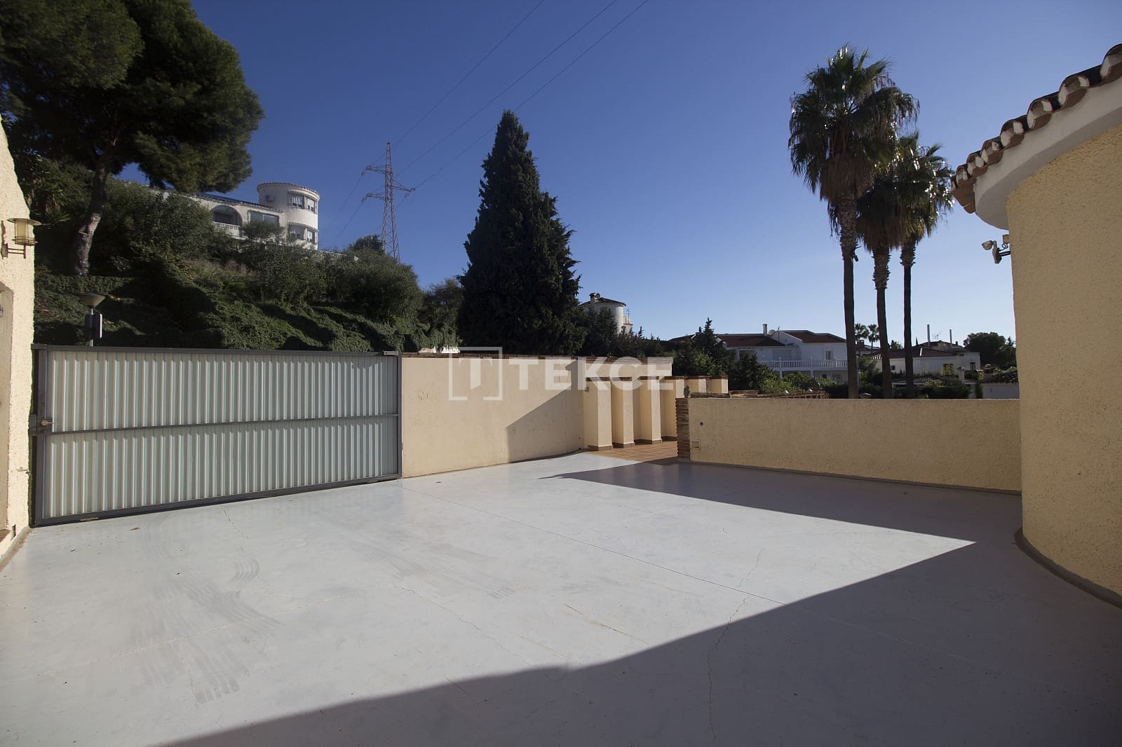 3 bedroom Villa for sale in Benalmadena with pool - € 670,000 (Ref: 9500916)