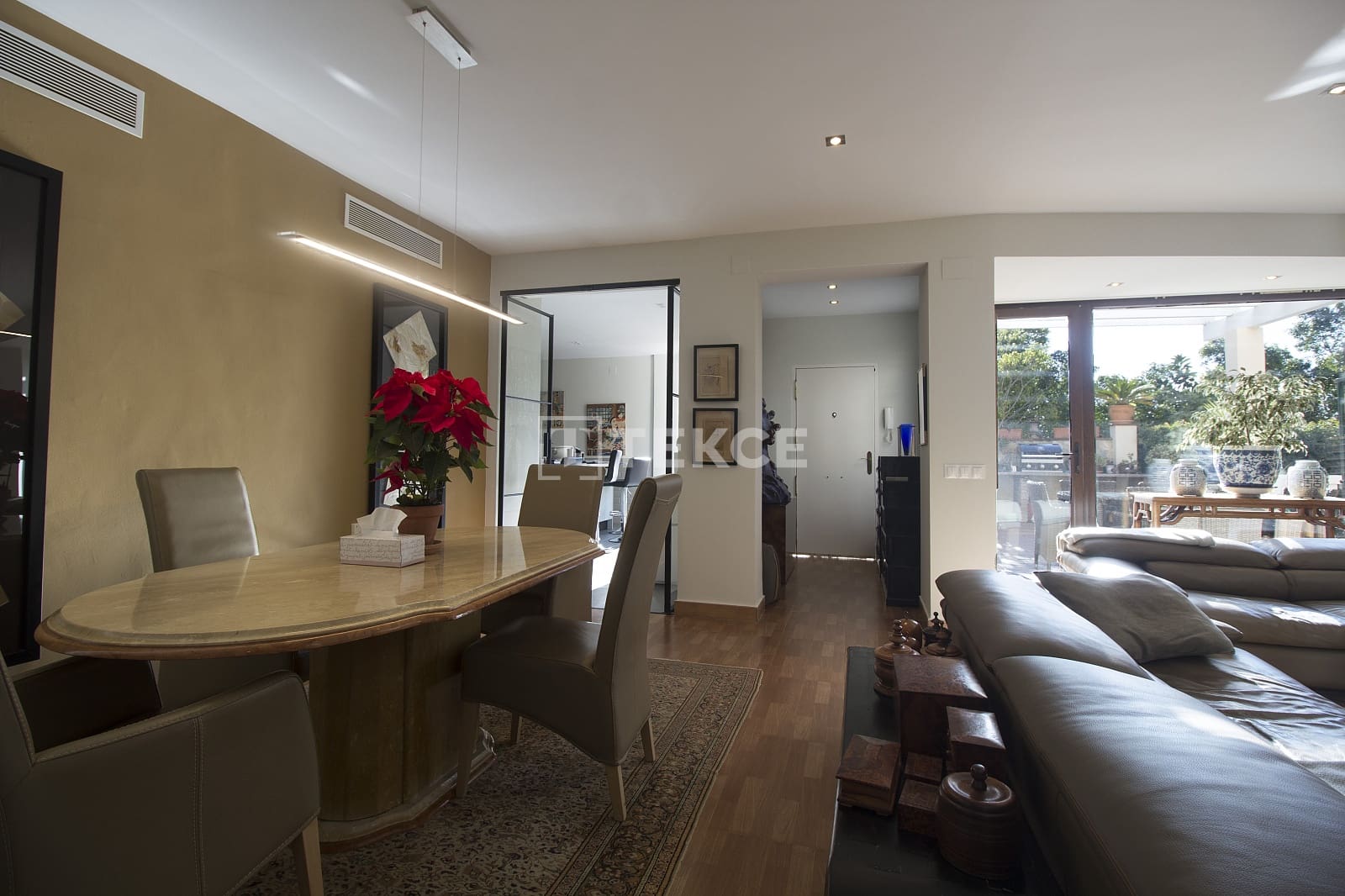 3 bedroom Villa for sale in Benalmadena with pool - € 670,000 (Ref: 9500916)