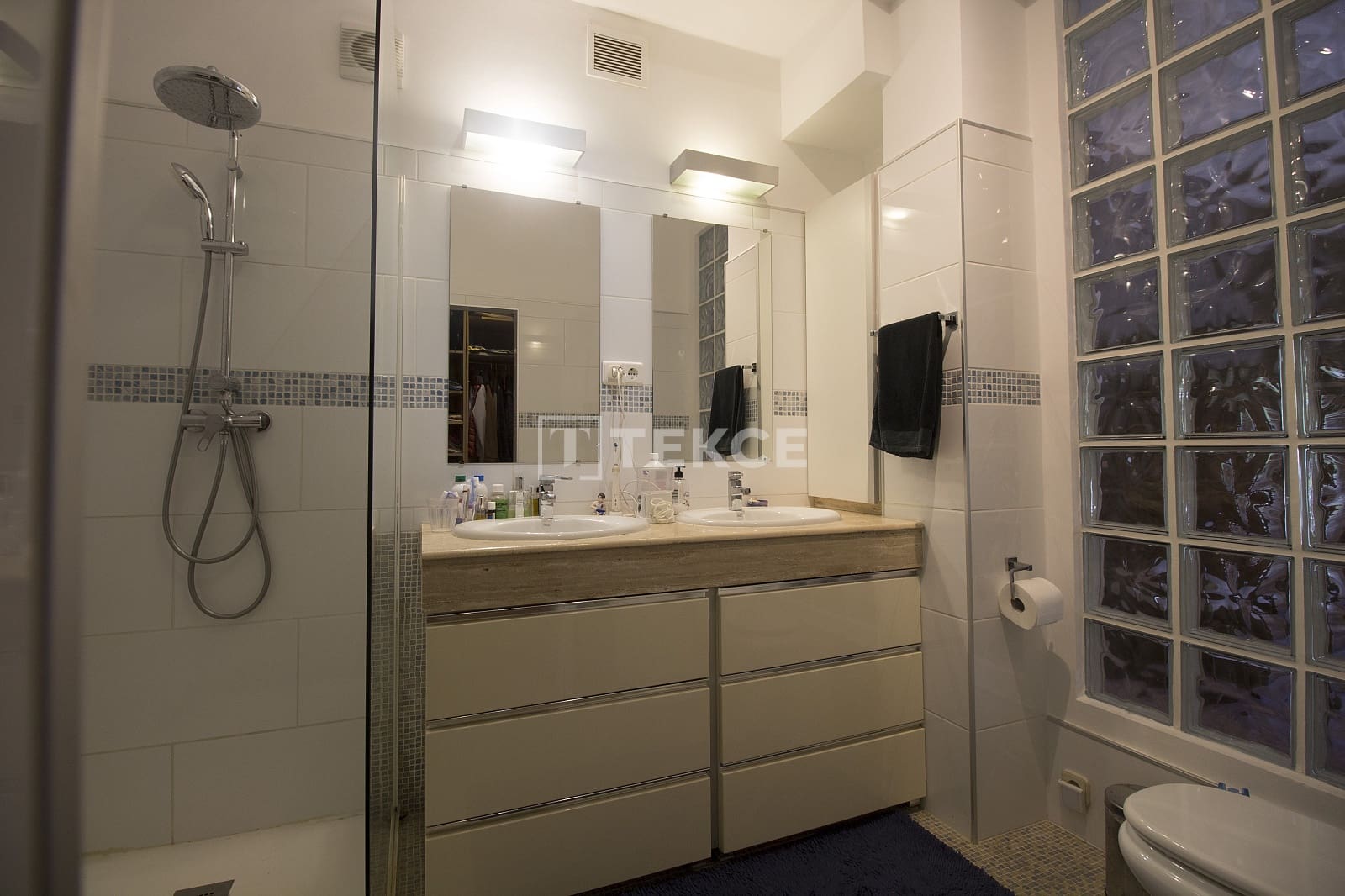 3 bedroom Villa for sale in Benalmadena with pool - € 670,000 (Ref: 9500916)