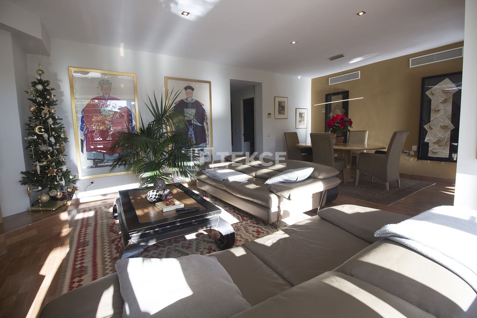 3 bedroom Villa for sale in Benalmadena with pool - € 670,000 (Ref: 9500916)