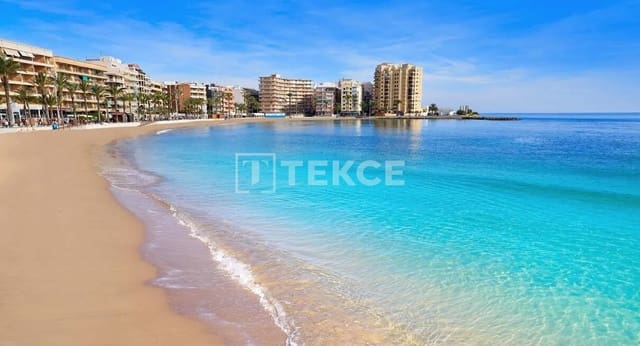 Piso de 1 habitación en Torrevieja en venta con piscina - 169.000 € (Ref: 9503594)