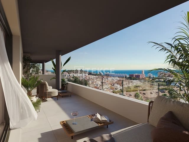 Piso de 3 habitaciones en Los Pacos, Fuengirola en venta con piscina - 453.000 € (Ref: 9525832)
