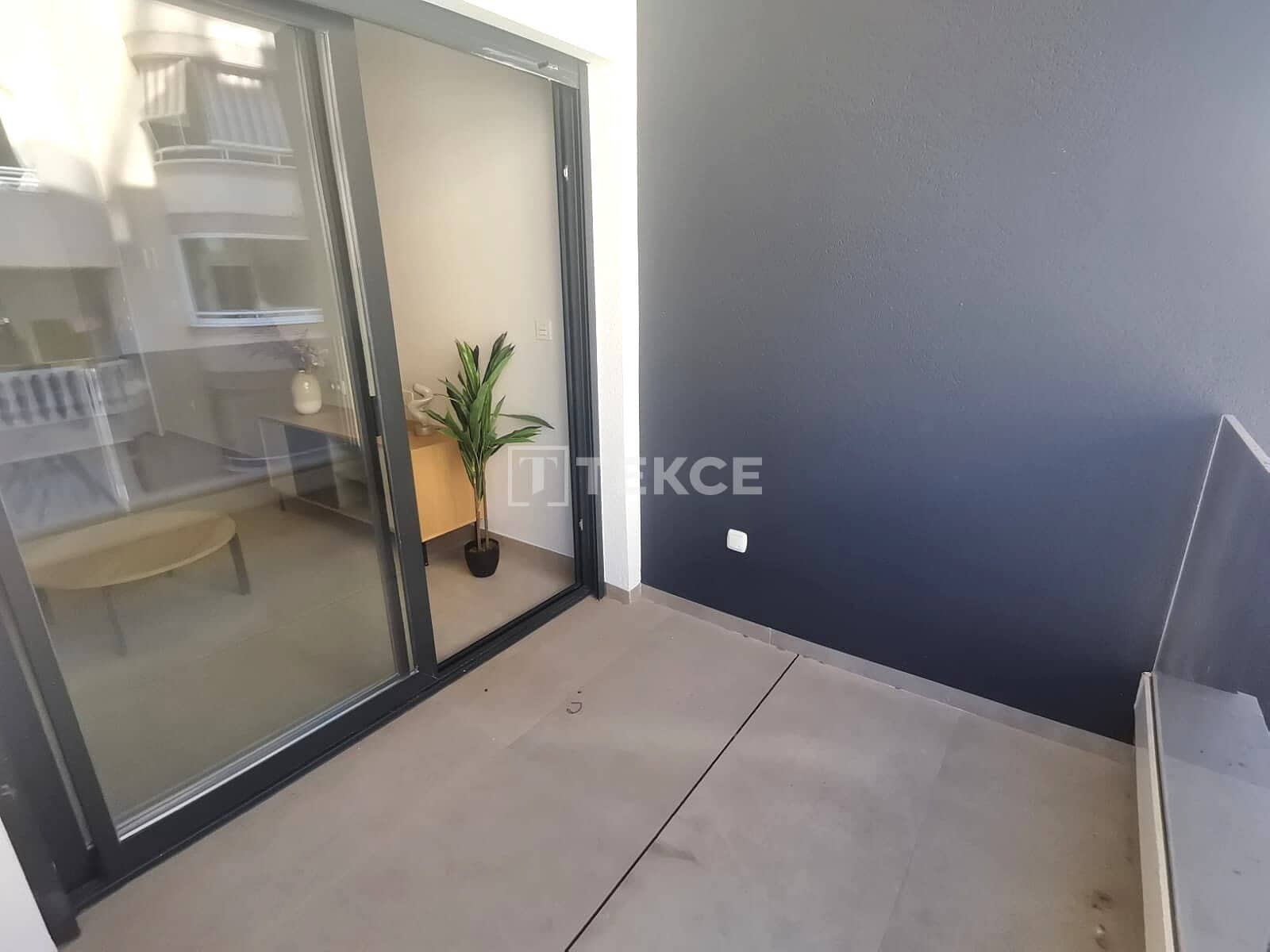 Piso de 2 habitaciones en Torrevieja en venta con piscina - 259.000 € (Ref: 9557433)