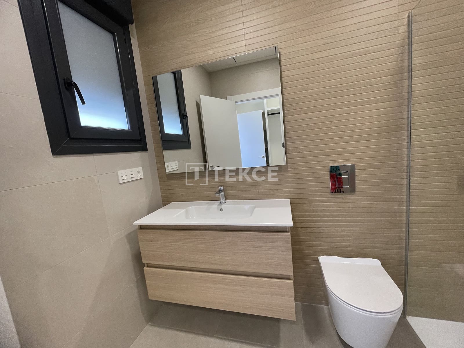 3 slaapkamer Villa te koop in Almoradi met zwembad - € 359.000 (Ref: 9570276)