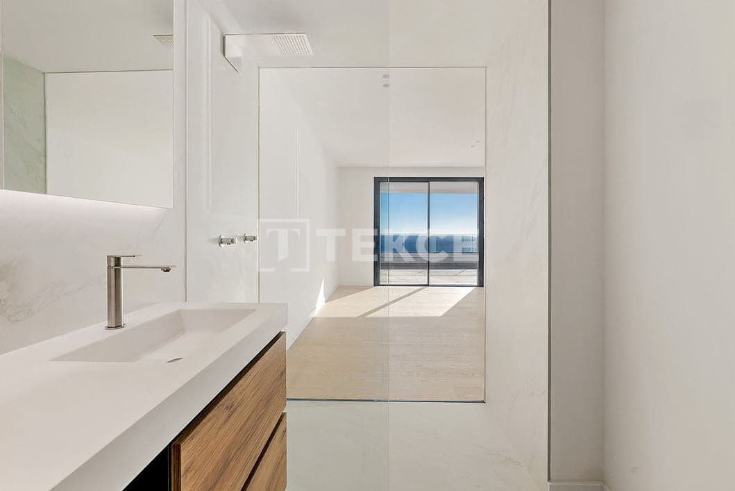 3 bedroom Flat for sale in Fuengirola with pool - € 3,495,000 (Ref: 9610565)