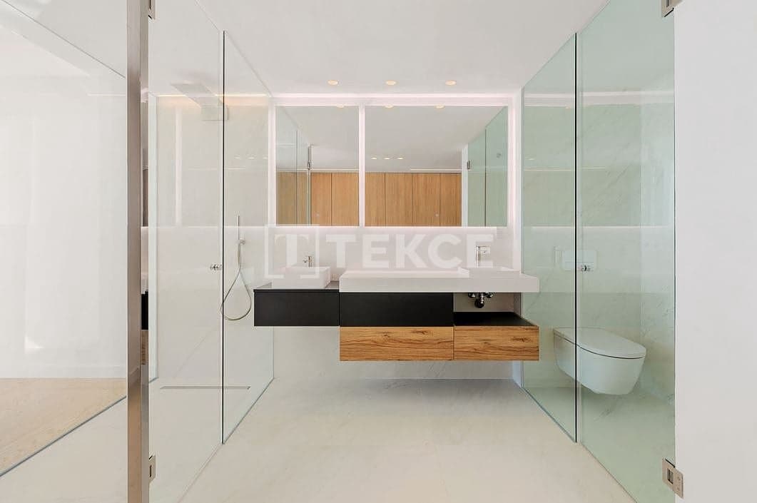 3 bedroom Flat for sale in Fuengirola with pool - € 3,495,000 (Ref: 9610565)