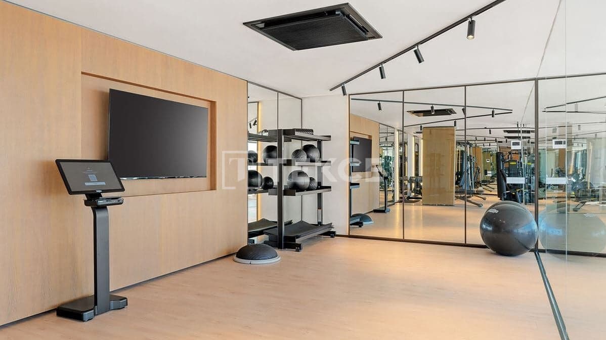 3 bedroom Flat for sale in Fuengirola with pool - € 3,495,000 (Ref: 9610565)