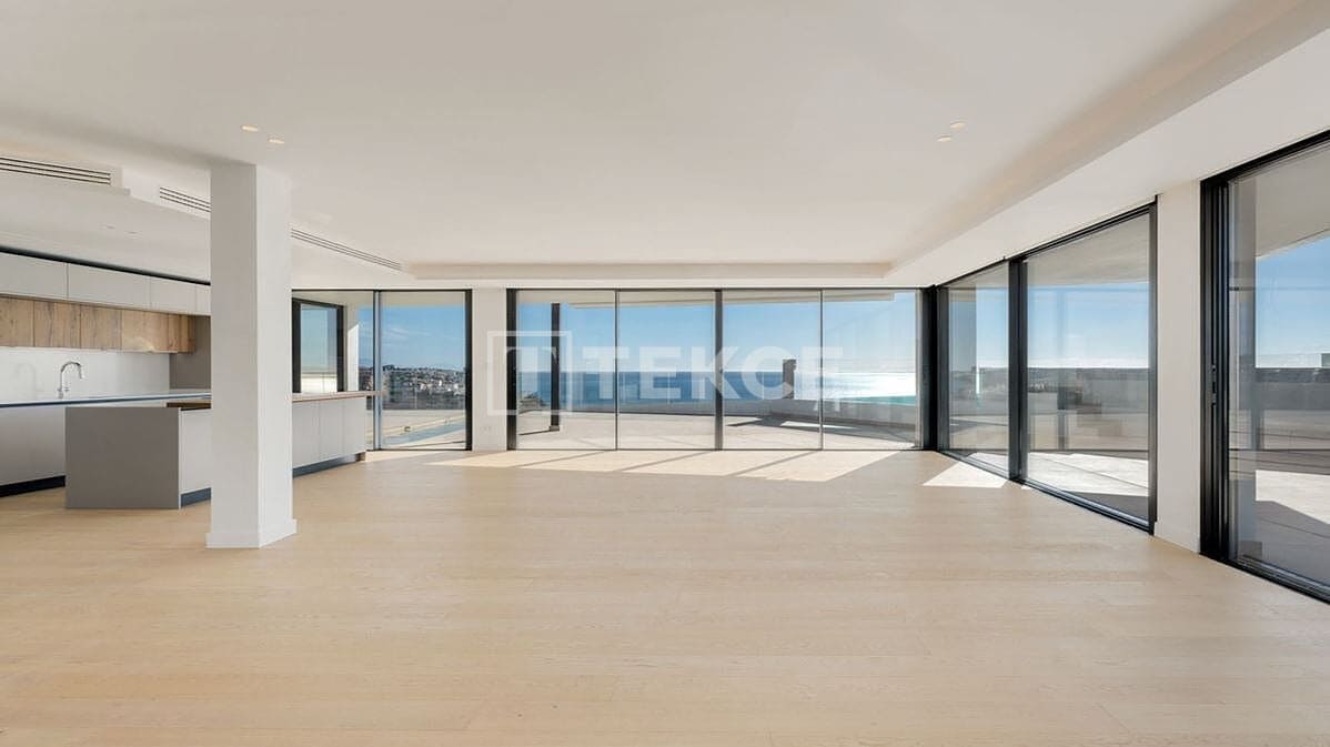 3 bedroom Flat for sale in Fuengirola with pool - € 3,495,000 (Ref: 9610565)