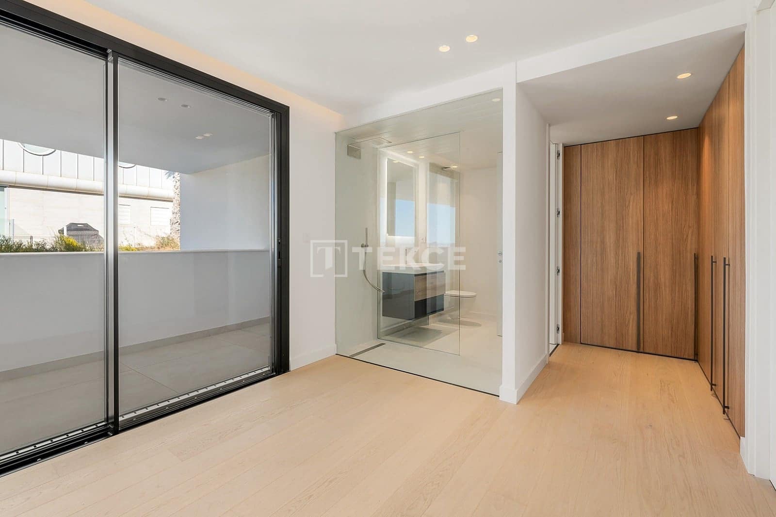 3 bedroom Flat for sale in Fuengirola with pool - € 3,495,000 (Ref: 9610565)