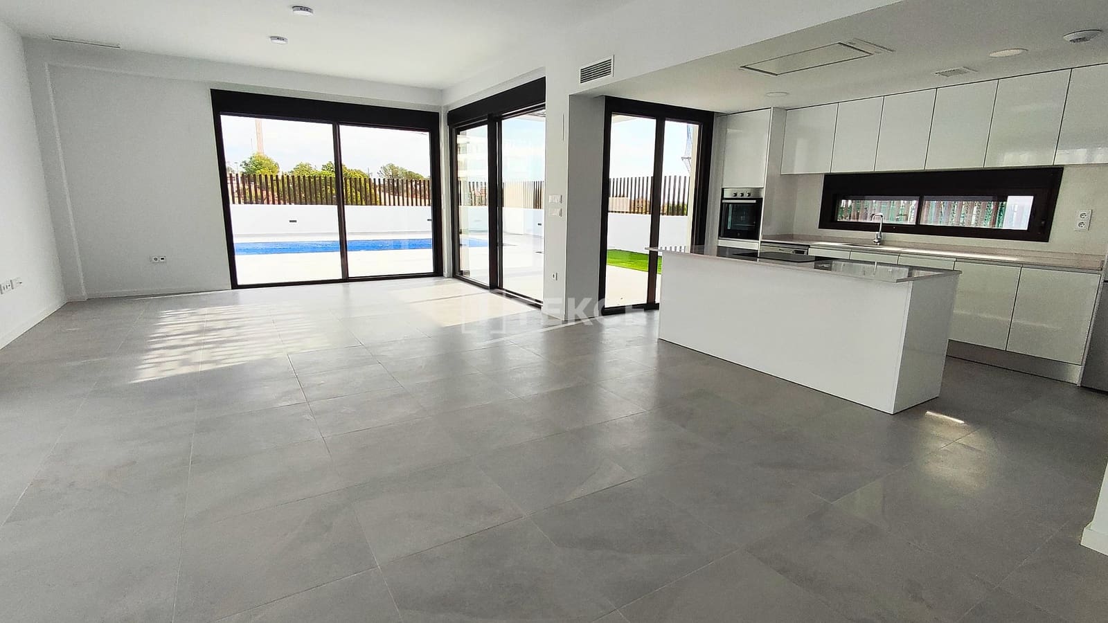 3 soveværelse Villa til salg i Finestrat med swimmingpool - € 650.000 (Ref: 9614505)