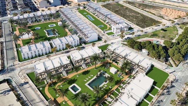 Piso de 2 habitaciones en Pilar de la Horadada en venta con piscina - 293.000 € (Ref: 9614506)