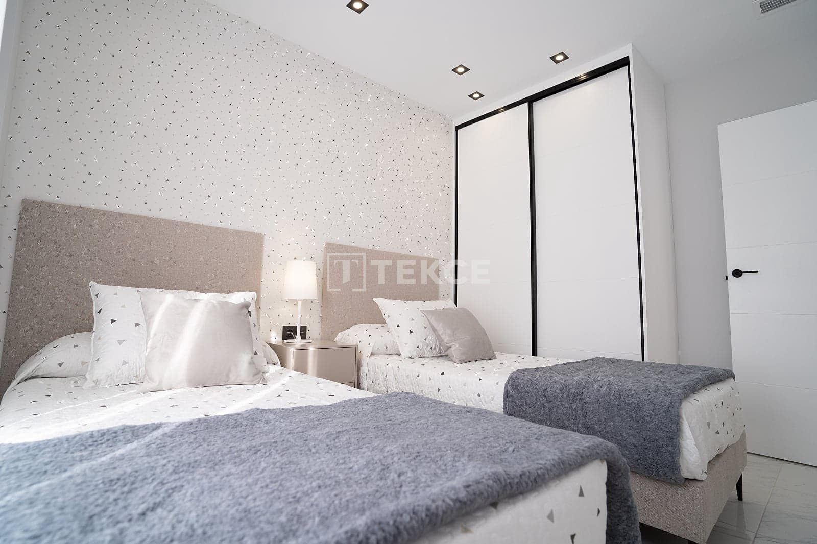 Piso de 3 habitaciones en Pilar de la Horadada en venta con piscina - 340.000 € (Ref: 9614508)