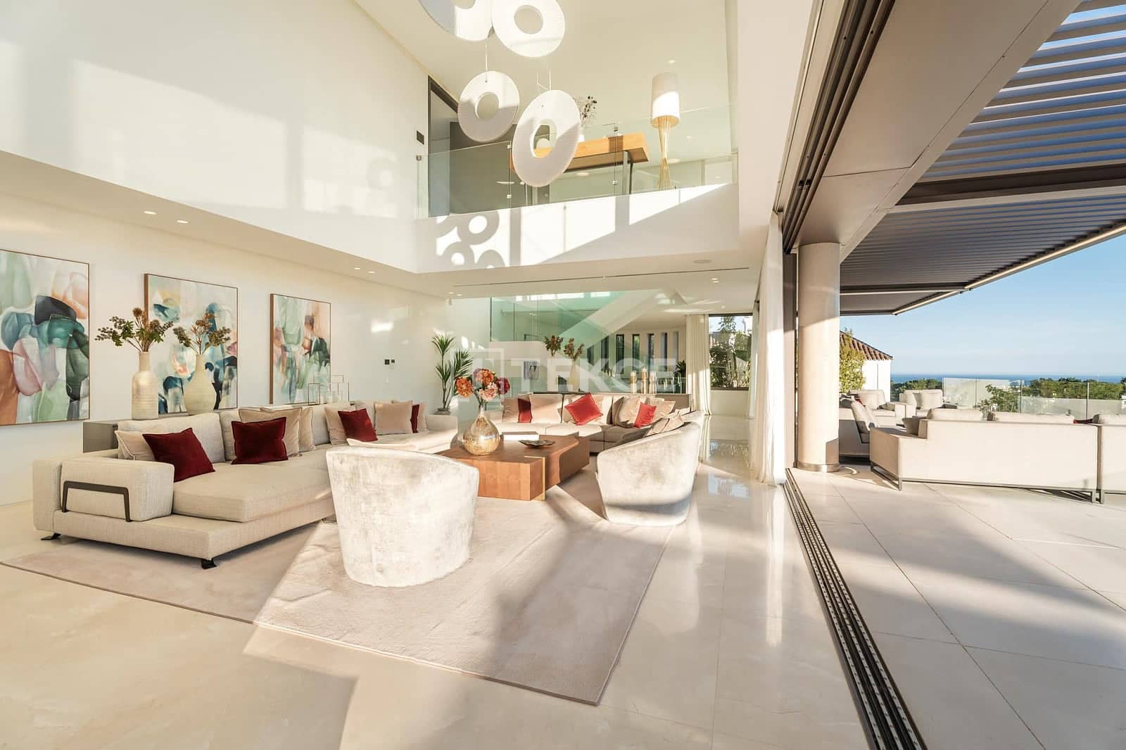 5 bedroom Villa for sale in La Quinta with pool - € 4,950,000 (Ref: 9620694)