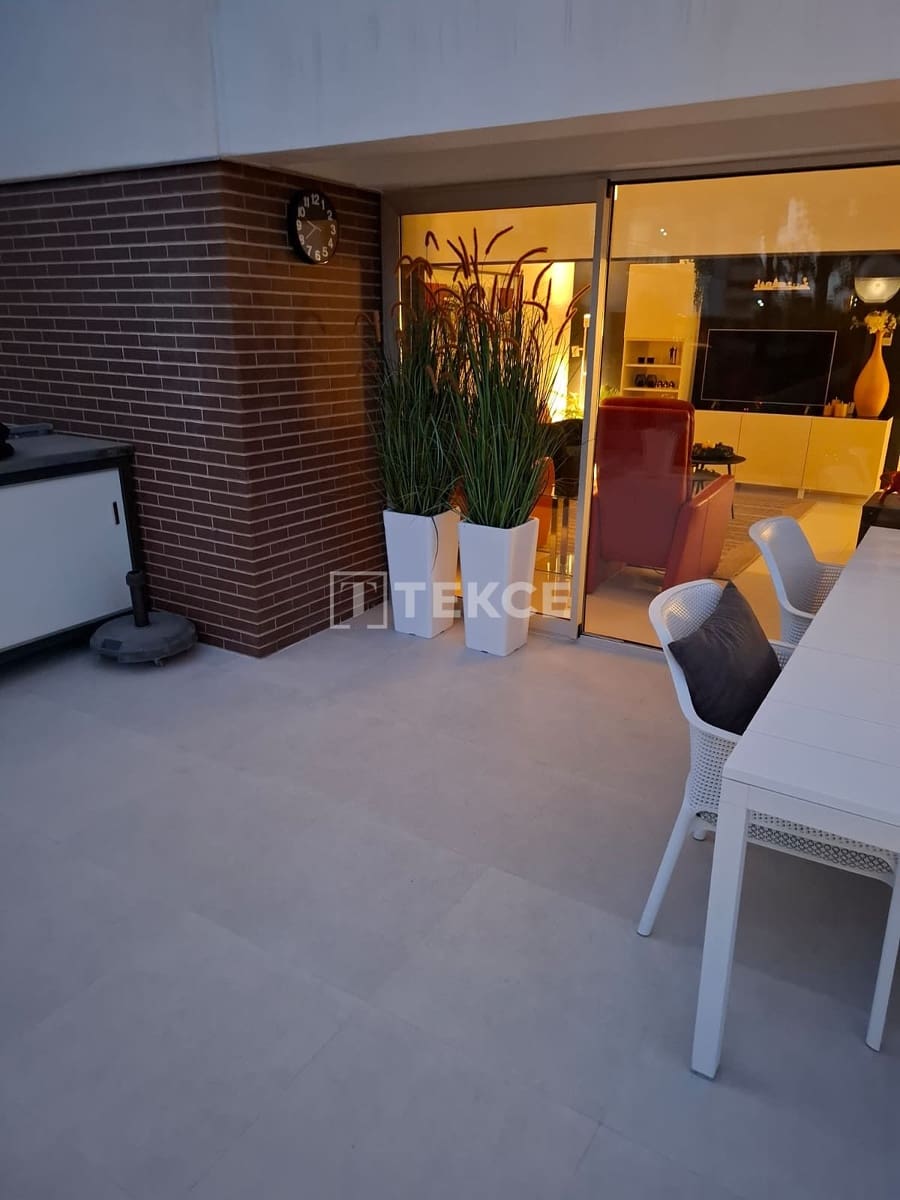 3 bedroom Flat for sale in La Zenia with pool - € 315,000 (Ref: 9626968)