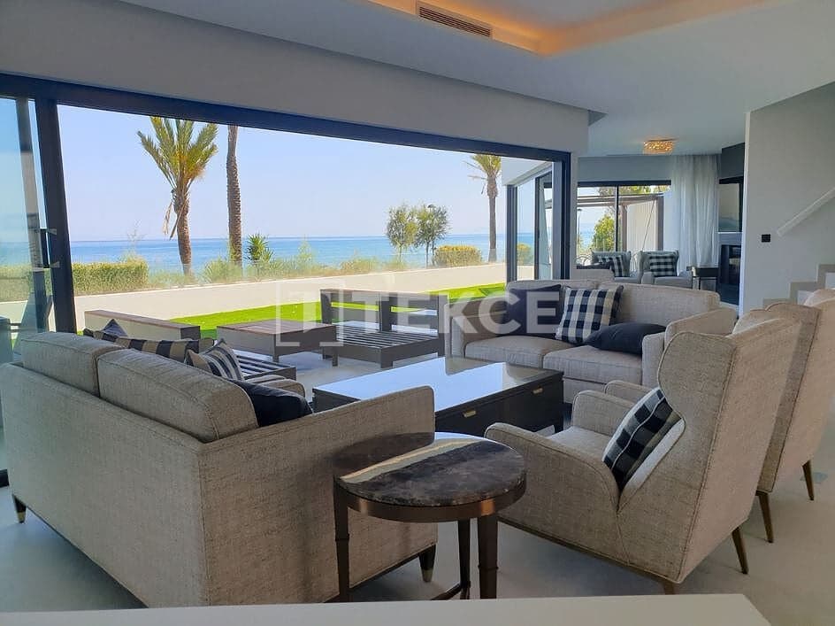 3 bedroom Villa for sale in Estepona with pool - € 3,450,000 (Ref: 9626969)
