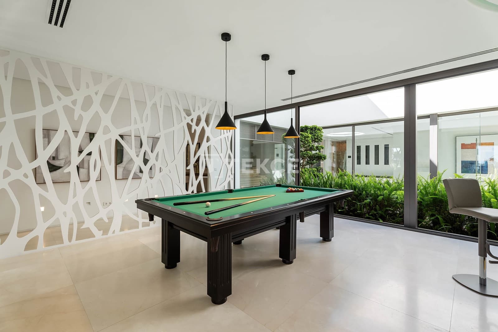 6 makuuhuone Huvila myytävänä paikassa La Quinta mukana uima-altaan - 6 450 000 € (Ref: 9626970)