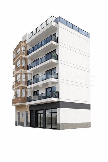 Piso de 3 habitaciones en Guardamar del Segura en venta - 295.000 € (Ref: 9643570)