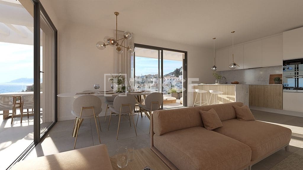 1 bedroom Flat for sale in Torre de Benagalbon with pool - € 227,000 (Ref: 9646476)