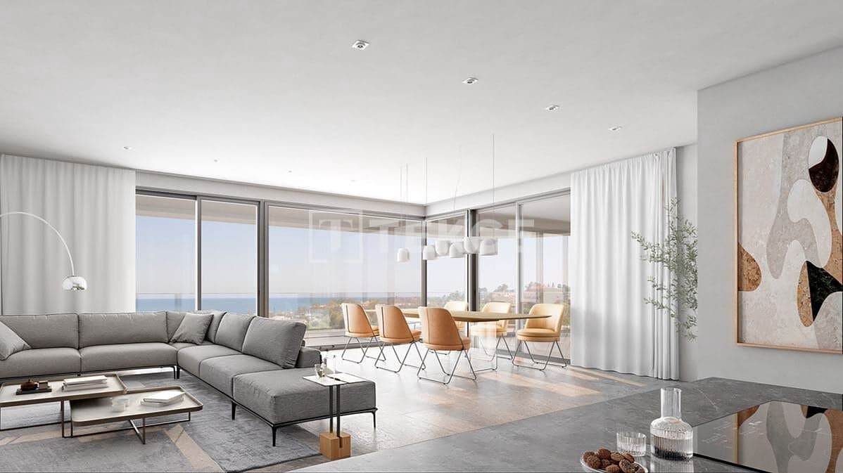 2 sypialnia Mieszkanie na sprzedaż w La Duquesa / Puerto de la Duquesa z basenem - 573 000 € (Ref: 9673588)