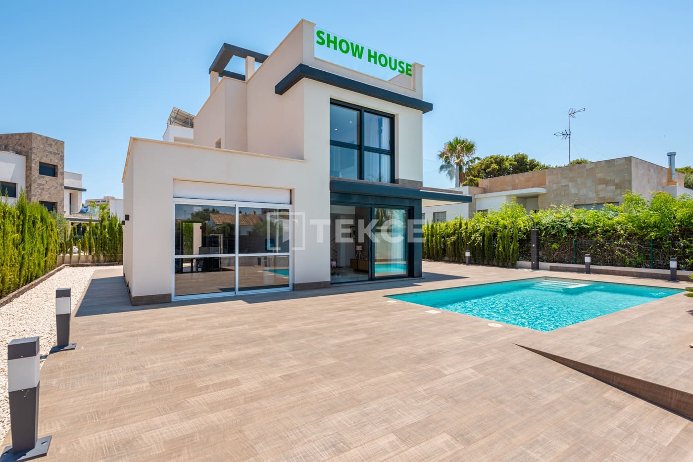 3 chambre Villa/Maison à vendre à La Manga del Mar Menor avec piscine - 595 000 € (Ref: 9714286)