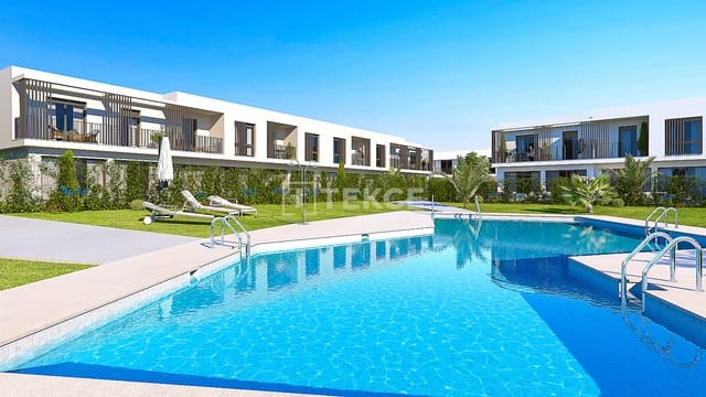 4 chambre Villa/Maison à vendre à Sotogrande, San Roque avec piscine - 524 000 € (Ref: 9719127)